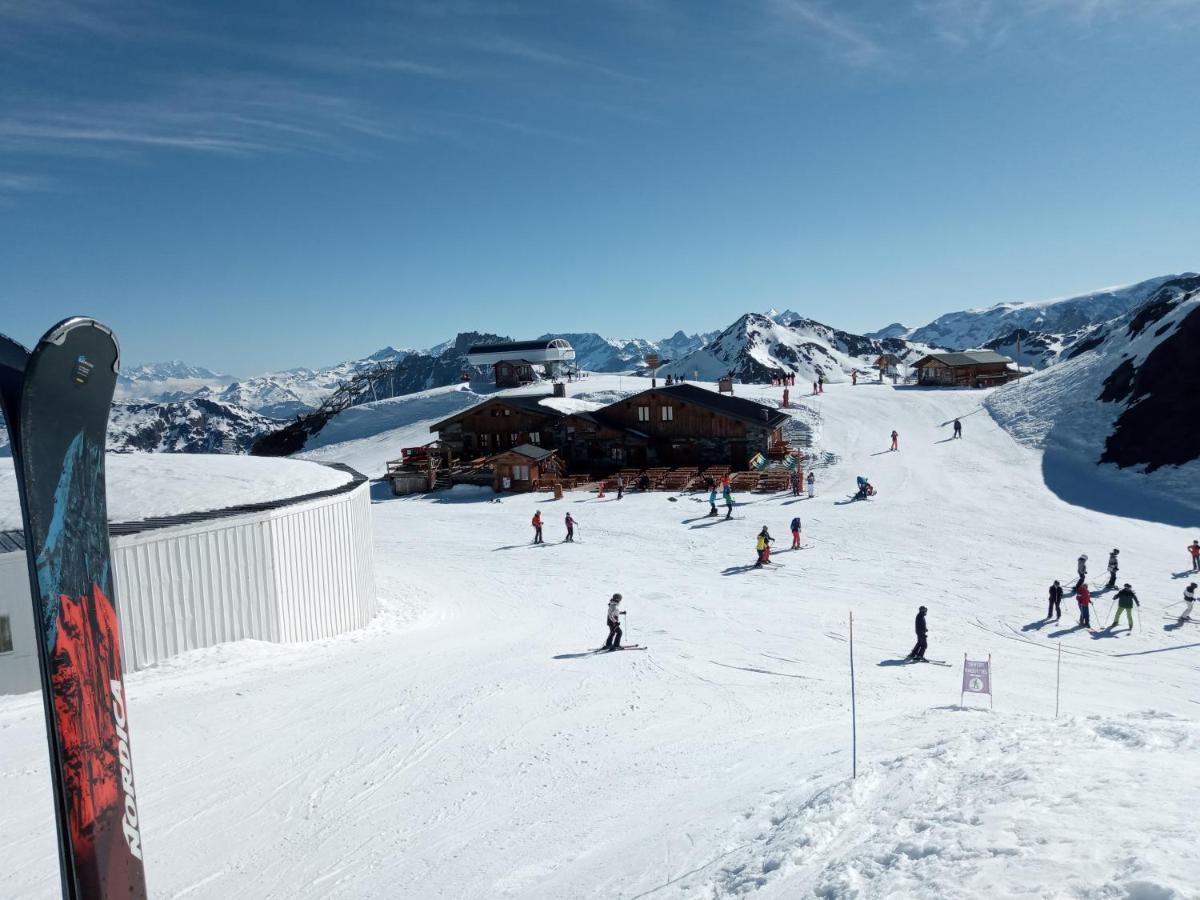 Le Chamois Des Alpages De Reberty Ski Au Pied Сен-Мартен-де-Бельвіль Екстер'єр фото